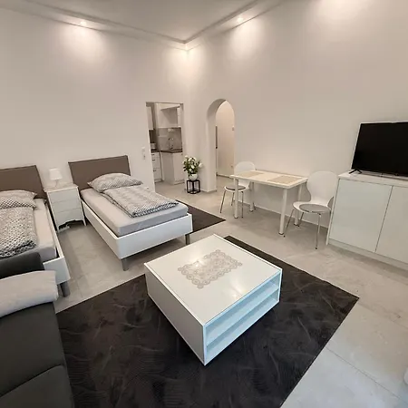 아파트 Stadtnah Und Ruhig Modernes Mit Klimaanlage