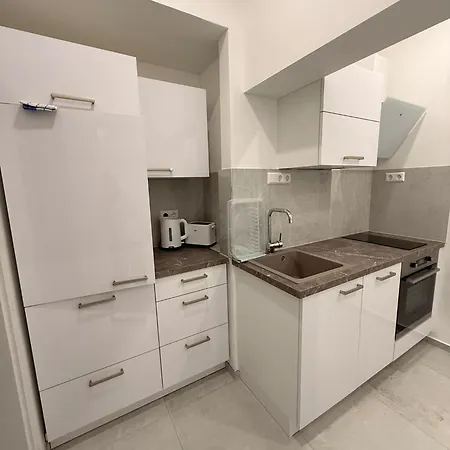 아파트 Stadtnah Und Ruhig Modernes Mit Klimaanlage