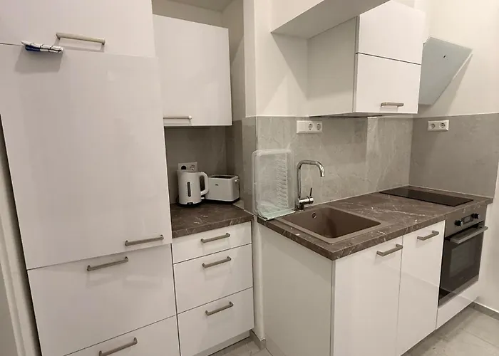 아파트 Stadtnah Und Ruhig Modernes Mit Klimaanlage